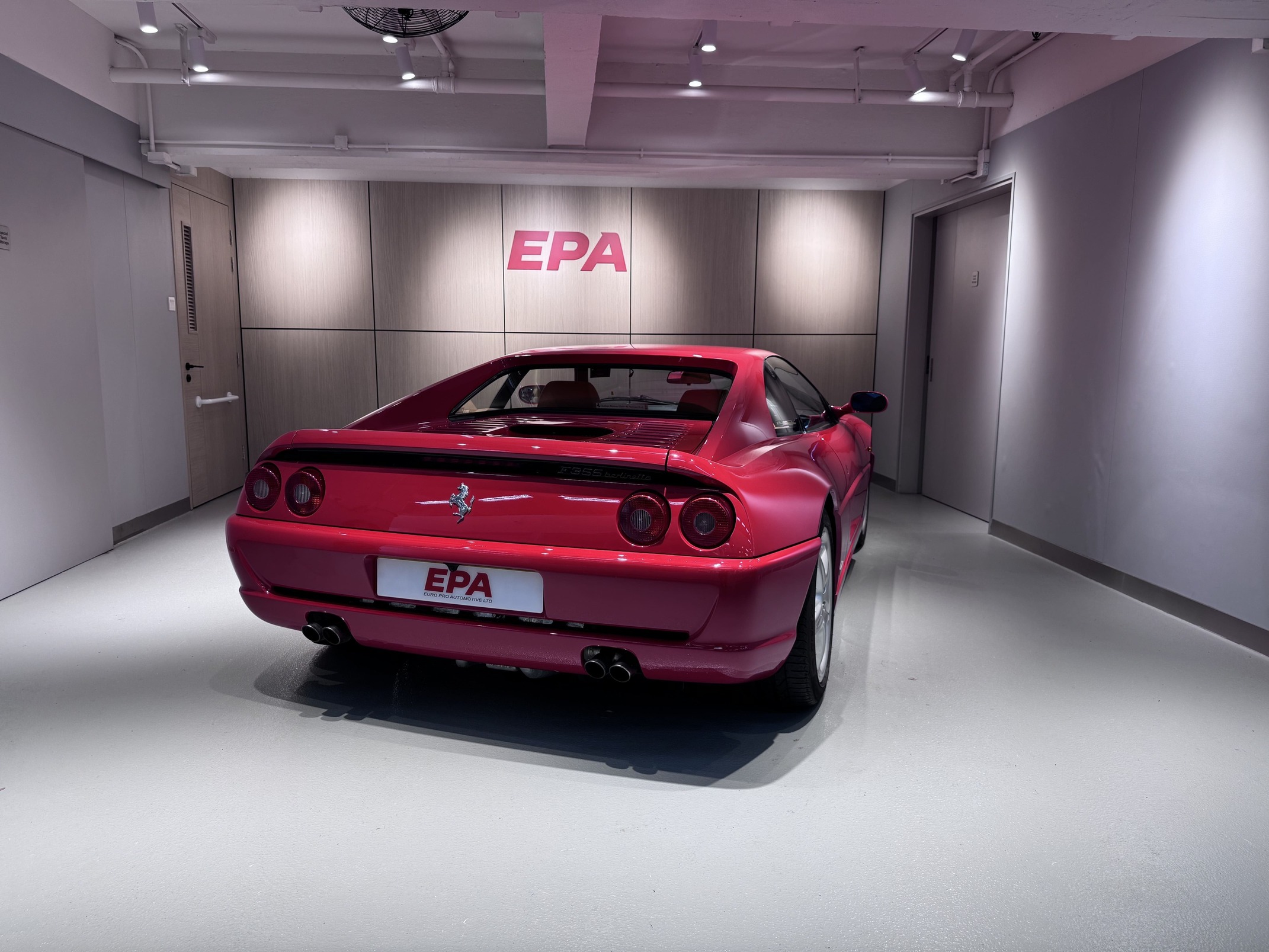 
								Ferrari F355 full									